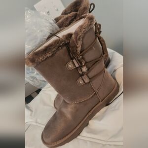 Cozy Brown Fur-Lined Women's Boots